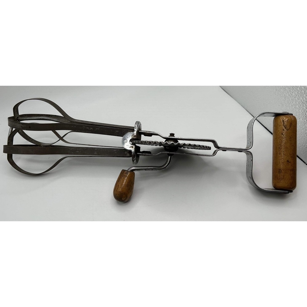 Egg Beater Unbranded Wooden Handles‎ Metal Mixer Americana Decoration Vintage